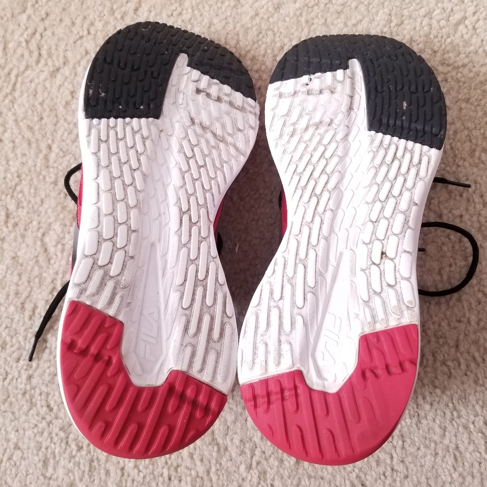 Men's FILA Red and Black Tennis Shoes - Picture 15 of 16